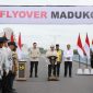 Presiden Prabowo Subianto saat meresmikan flyover Madukoro yang terletak di Jalan Madukoro Raya, Kecamatan Semarang Barat, Kota Semarang, Jawa Tengah, Rabu (11/12/2024) pagi. (Dok. Tim Media Prabowo Subianto)