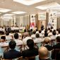 Presiden Prabowo di ruang rapat Wisma Danantara
Presiden Prabowo Subianto memimpin rapat terbatas kabinet di Wisma Danantara bahas prioritas investasi nasional. (Facebook.com @Setkab RI)