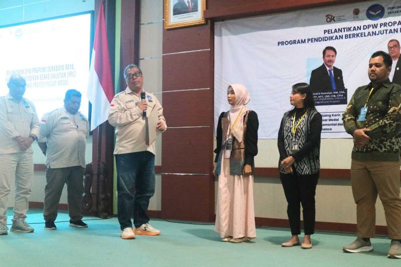 Foto : PROPAMI Surabaya Raya resmi dilantik, membuka jalan lahirnya profesional pasar modal baru melalui edukasi, kolaborasi, dan penguatan kompetensi investasi nasional. (doc.PROPAMI)