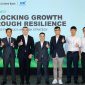 Cathay United Bank and Indovina Bank (IVB) co-hosted the “2026 CONNECT: Unlocking Growth Through Resilience” seminar, bringing together industry leaders to discuss corporate resilience, risk management, and sustainable growth. Representatives from Cathay United Bank, Indovina Bank, and VietinBank Insurance pose for a group photo during the seminar. (Photo provided by Cathay United Bank)